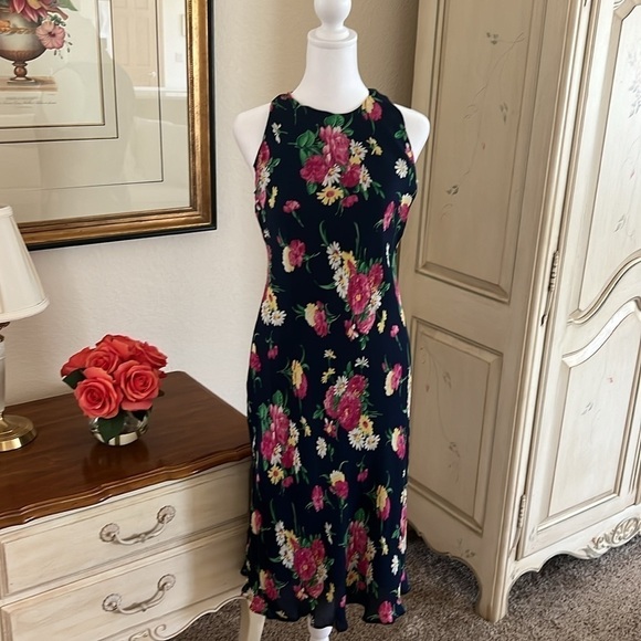 NWT Ralph Lauren 100% Silk Dress Floral Size 4P - Picture 3 of 9